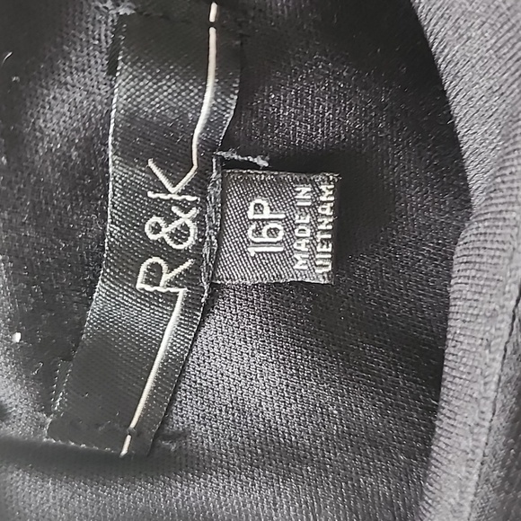 R & K PETITE woman's  dress. - Picture 9 of 11